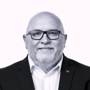 Head shot of Paul Kelly in black and white