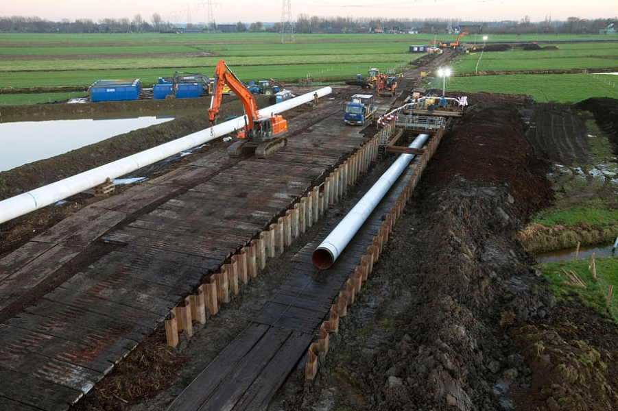 Construction of Beverwijk-Wijngaarden gas transport pipeline