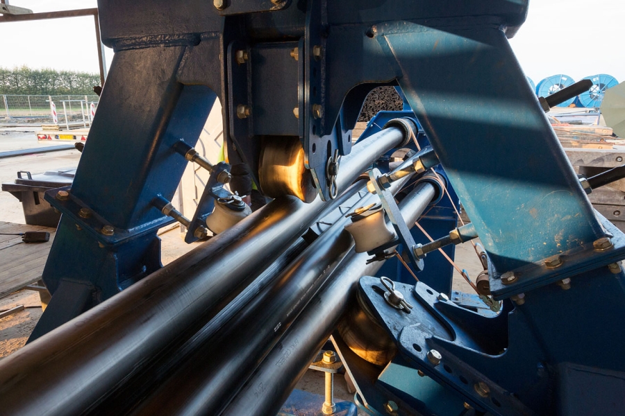 New high-voltage connection under the Haringvliet