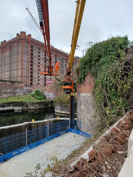 Piling: Lightbody Street