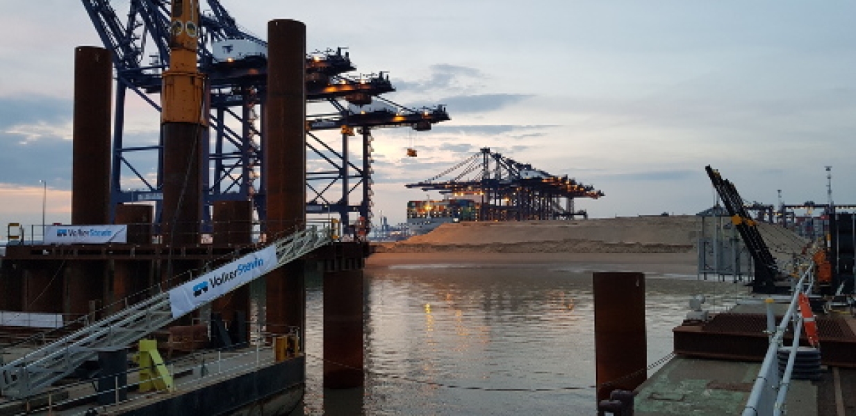 Port of Felixstowe, Berth 9