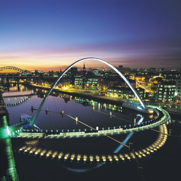 Gateshead Millennium Bridge 5.jpg